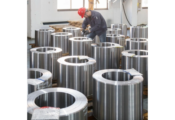 Heavy duty metal forging machinery open-die forging press in operation