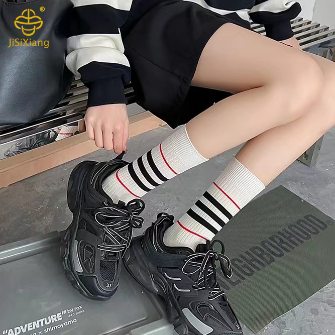 한국 레트로 줄무늬 INS 중간 튜브 컬러 차단 된 대학 스타일 파일 양말