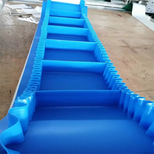 Blue PU Cleated Conveyor Belt With Baffle