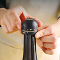 Modern Black Silicone Wine Bottle Stopper for Home Use1