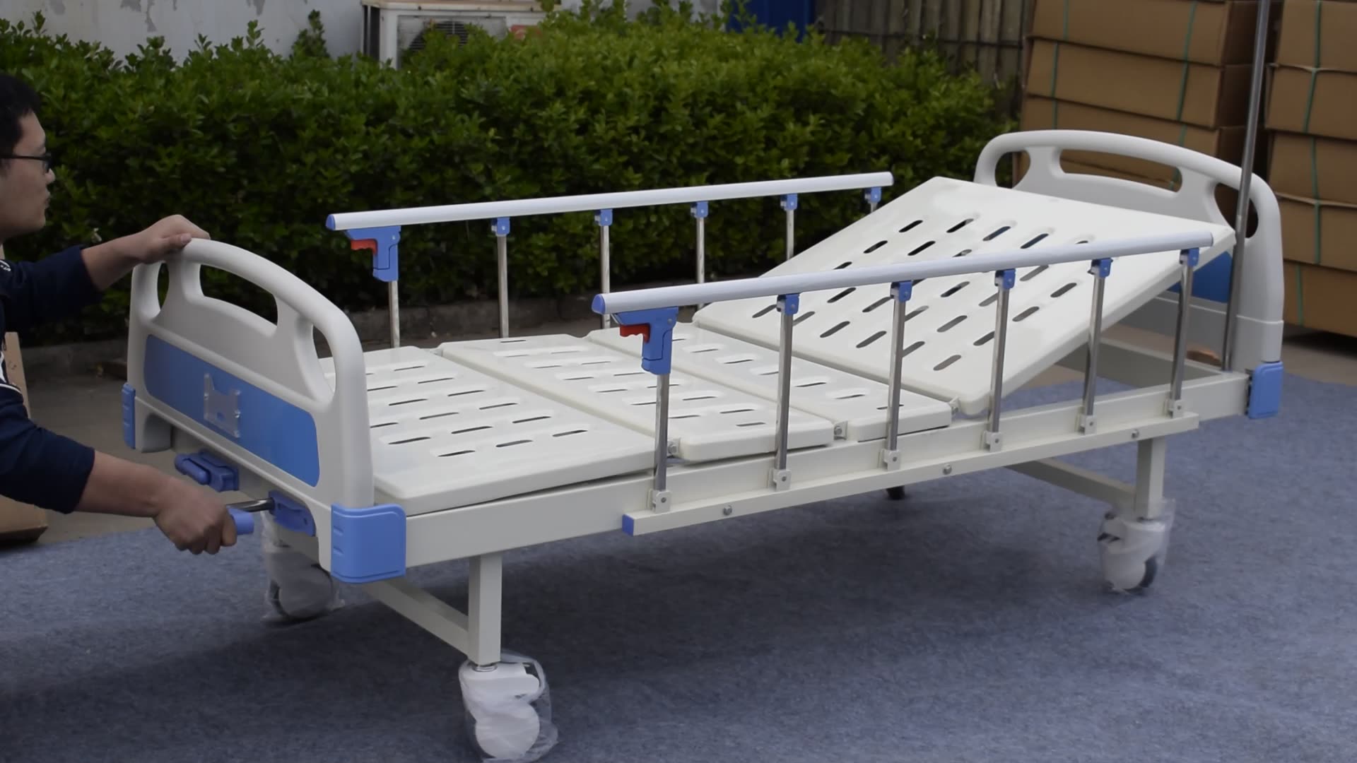 Cheap price medical bed 2 cranks manual hospital bed for sale1