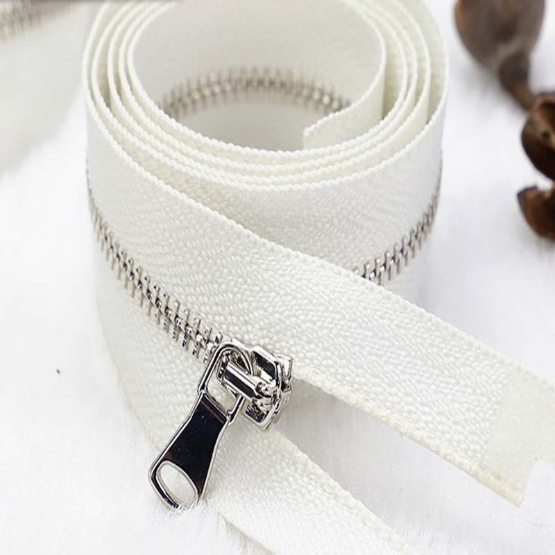 Decorative clothing metal zipper