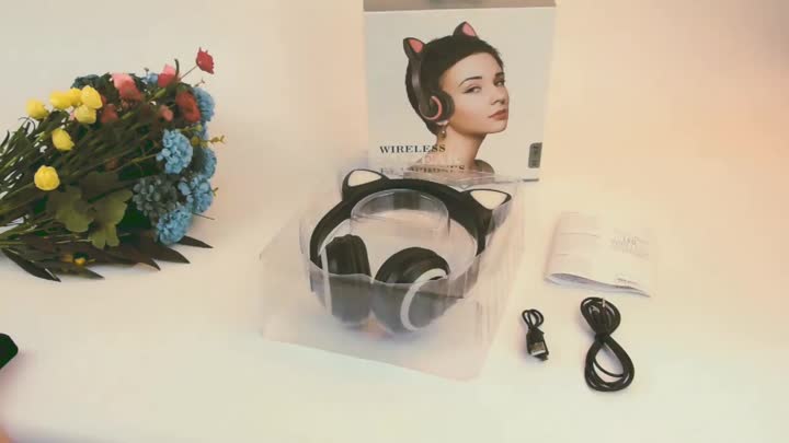 BT headphone cat ear zw-19 (1).mp4