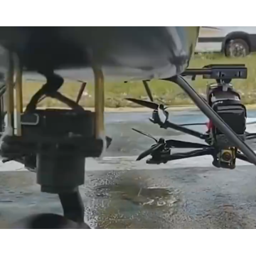 Unmanned mother drone releases 2 FPV racing drone in the air for a 50 kilometer reconnaissance and attack!