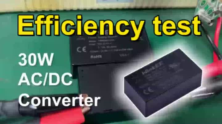 El convertidor CA/CC de 30 W ofrece una alta eficiencia probada en laboratorio