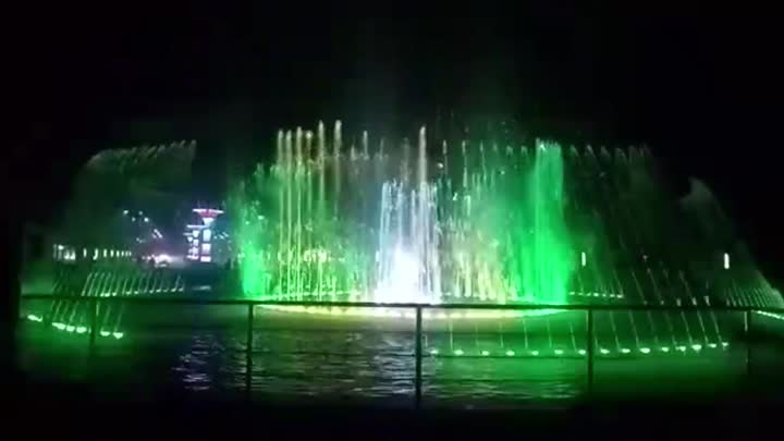 Gran fuente de agua