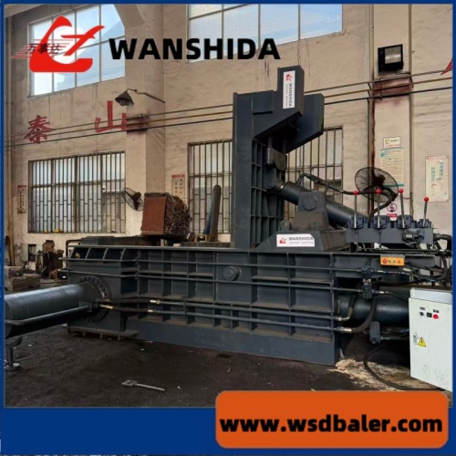 Lutando com sucata de aço volumosa na Turquia? Uma enfardadeira hidráulica de metal de 200 toneladas simplifica o pré-processamento para siderúrgicas