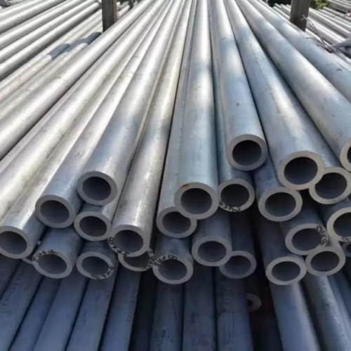 What are the standards for seamless pipes?