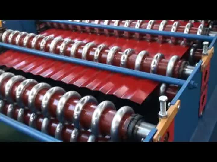 Corrugated roofing sheet forming machine.mp4