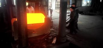 Hot-pressed pipe fittings, thick-walled pipe fittings