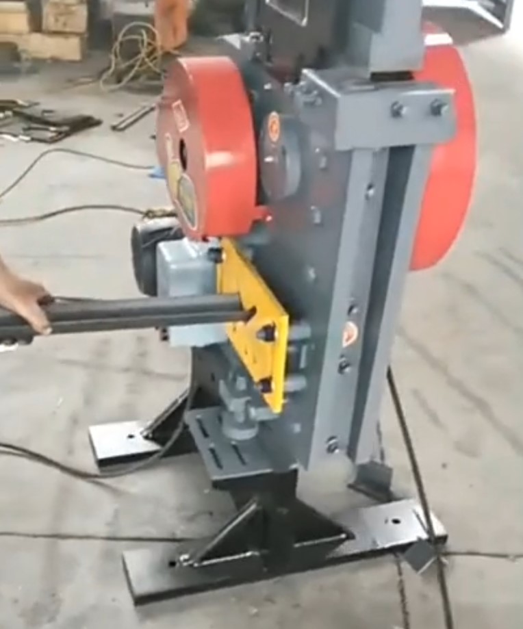 Ironworker-Angle SHear