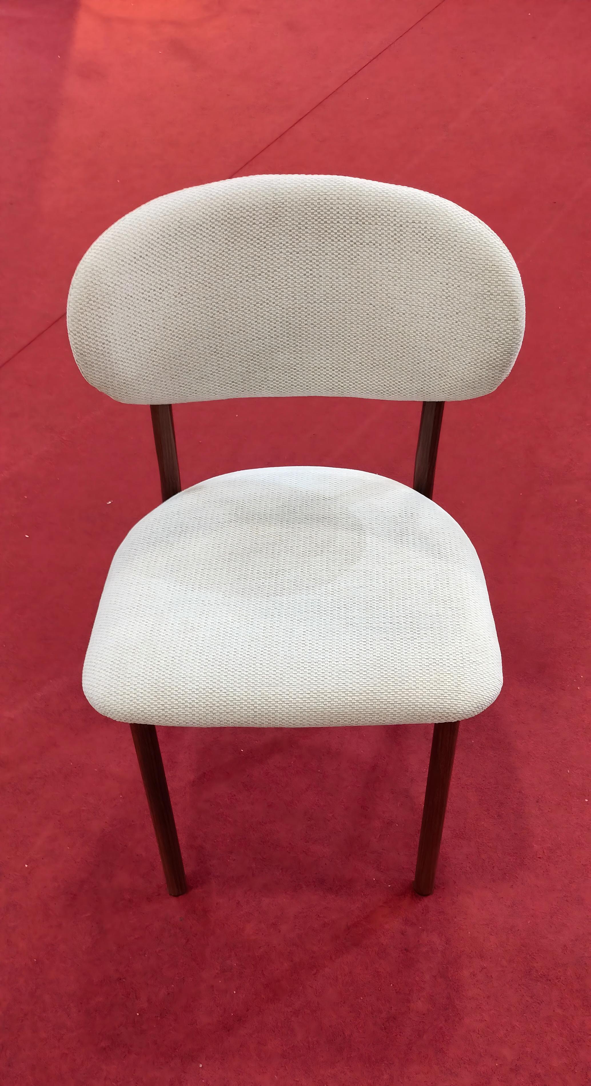 BR-25A04 Cadeira de jantar elegante e moderna com pernas com acabamento em nogueira para casas contemporâneas