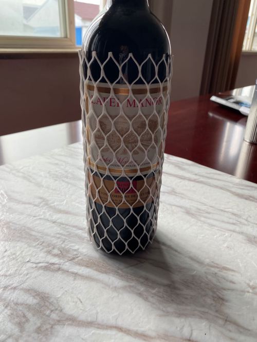 Plastic Netting on Wine Bottles: A New Trend in Wine Preservation?