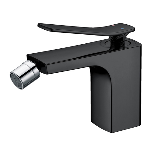 What Color Faucet for a Stainless Steel Sink?