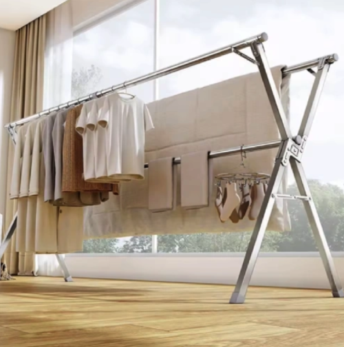 The difference between hanging clothes rack and column clothes rack