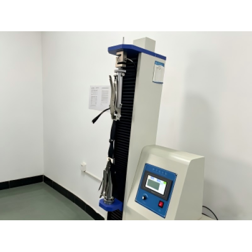 Prueba de resistencia de cremalleras y correas en nuestro laboratorio interno de mochilas | Directo de fábrica
