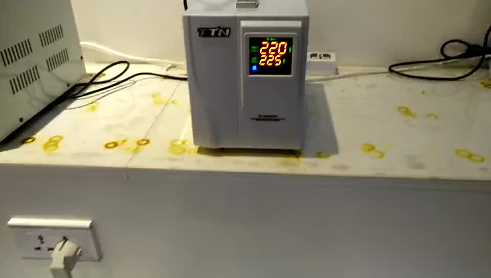 TTN 单相 220V 继电器/伺服型 500va 1kva 2kva 3kva 5kva 8kva 10kva 交流自动电压调节器1