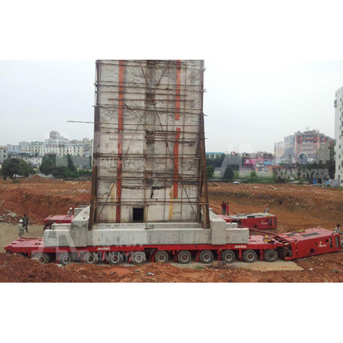 SPMT (reboque modular auto -propulsido) trabalhando no local na China