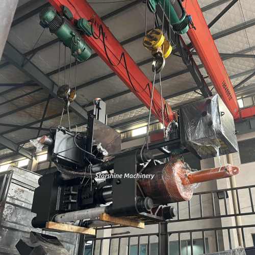 Die erste Metallchips Briketting Presse im April.