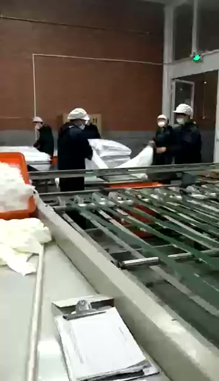 quilts covering machine