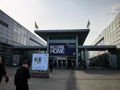 Actualizaciones inteligentes del innovador sistema de alimentación central: el fundador de Niasi visita la exposición internacional de embalaje interpack 2026