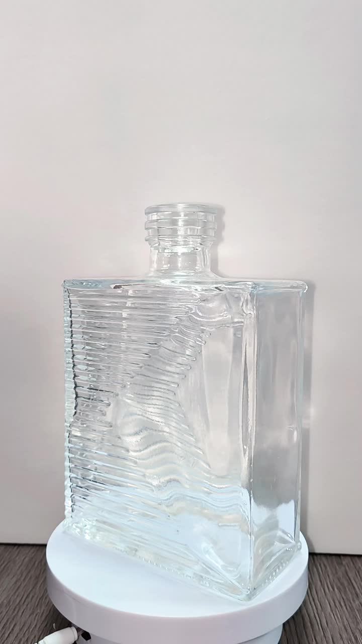 bottiglie di vetro quadrate