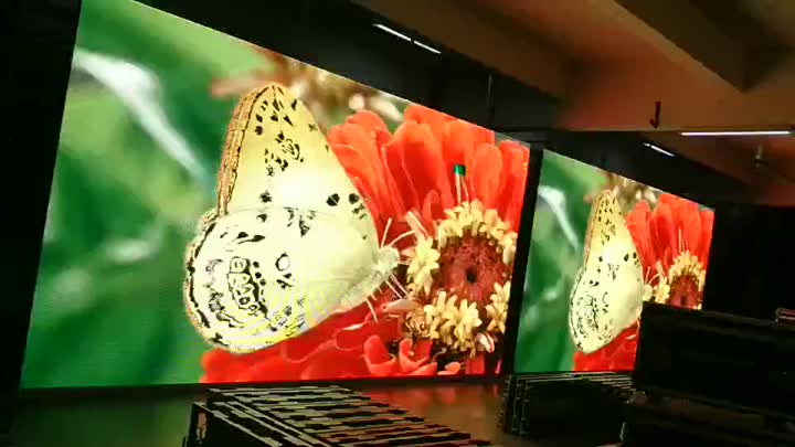 Panneau d&#39;affichage LED d&#39;intérieur 500x500.mp4