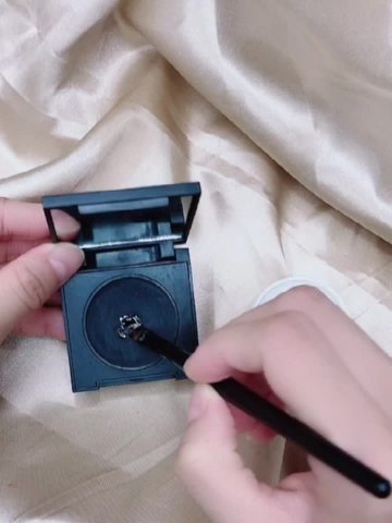 EYELINER CAKE