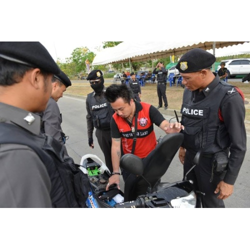 Tayland: Vapers polisi rüşvet talep etmekle suçluyor