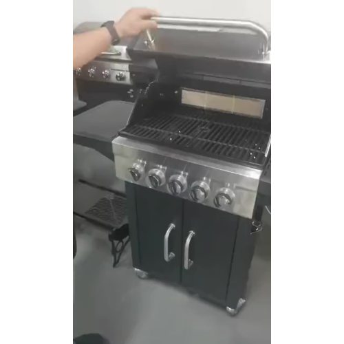 Beautiful 4-burner gas grill with a side burner