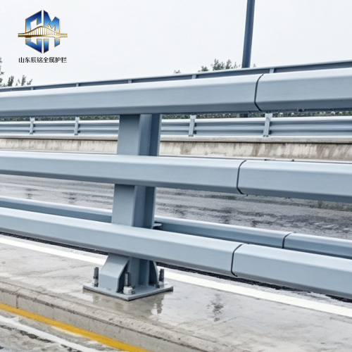 Chenming Metal, Belediye ve Trafik Güvenliği Projeleri için Sağlam Köprü Çarpışma Önleyici Korkuluklarını Piyasaya Sürüyor