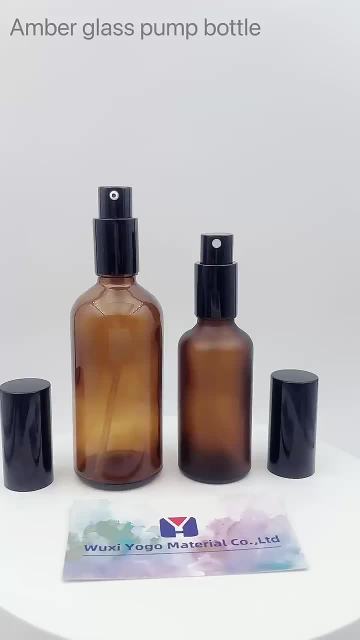 Amber glass spray bottle