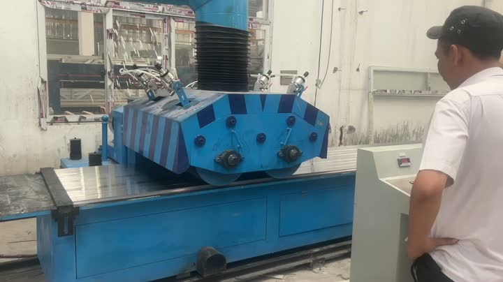 Machine à fil de tréfilage pour surface plane