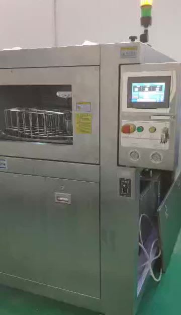 Wave soldering pallet cleaning