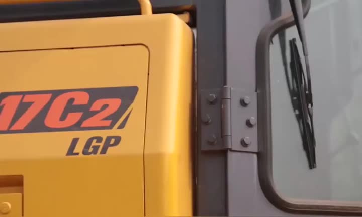 Bulldozer DH17.mp4