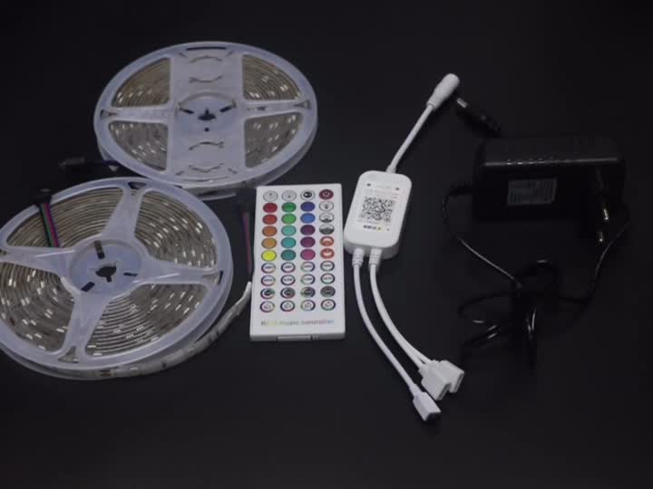 LED STRIP RGB 150LEDS Kit adaptateur bluetooth 3A 44 touches IP65