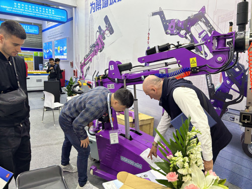 Koeste machines: het benadrukken van innovatieve glasinstallatiemachines op de China Glass 2024 -tentoonstelling