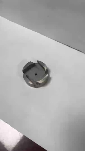 Carbide cutting tool
