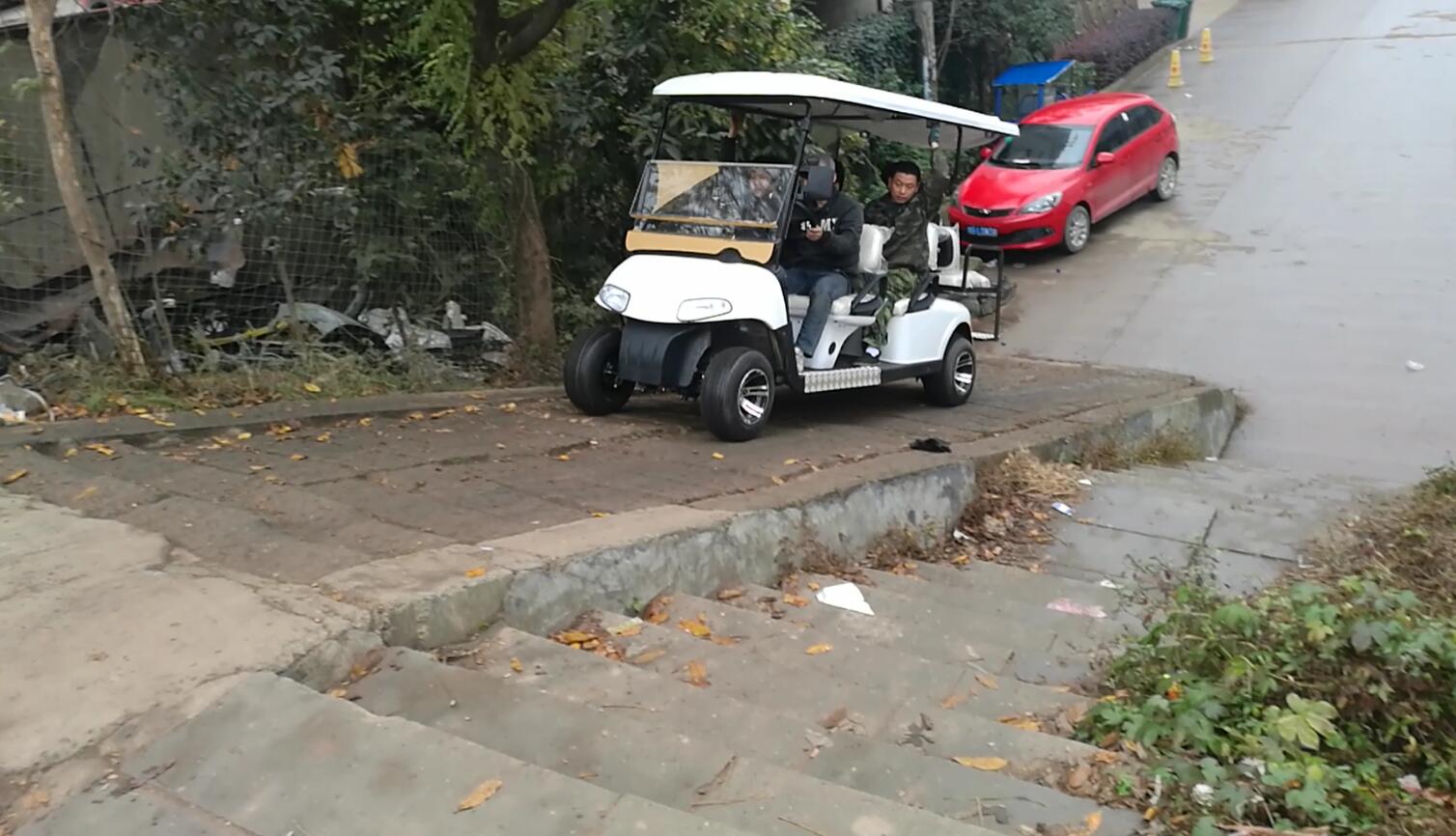 climbing of our 4+2 seats battery golf carts