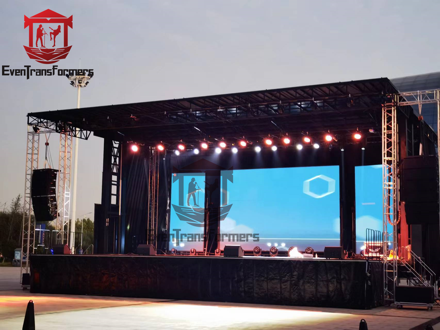 Versatile and practical solutions for events and performances