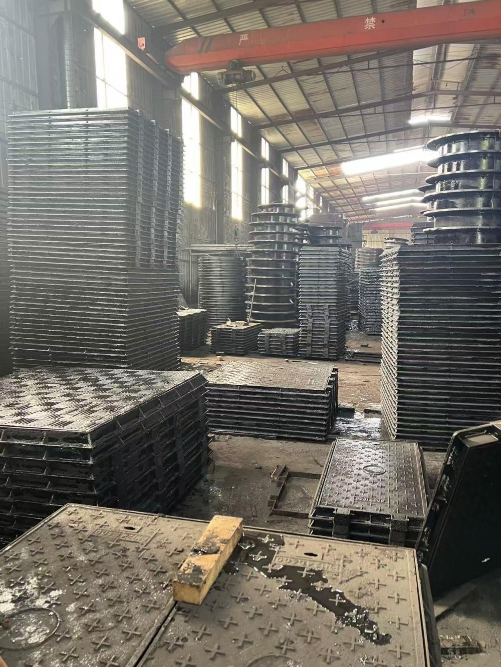 manhole cover storehouse
