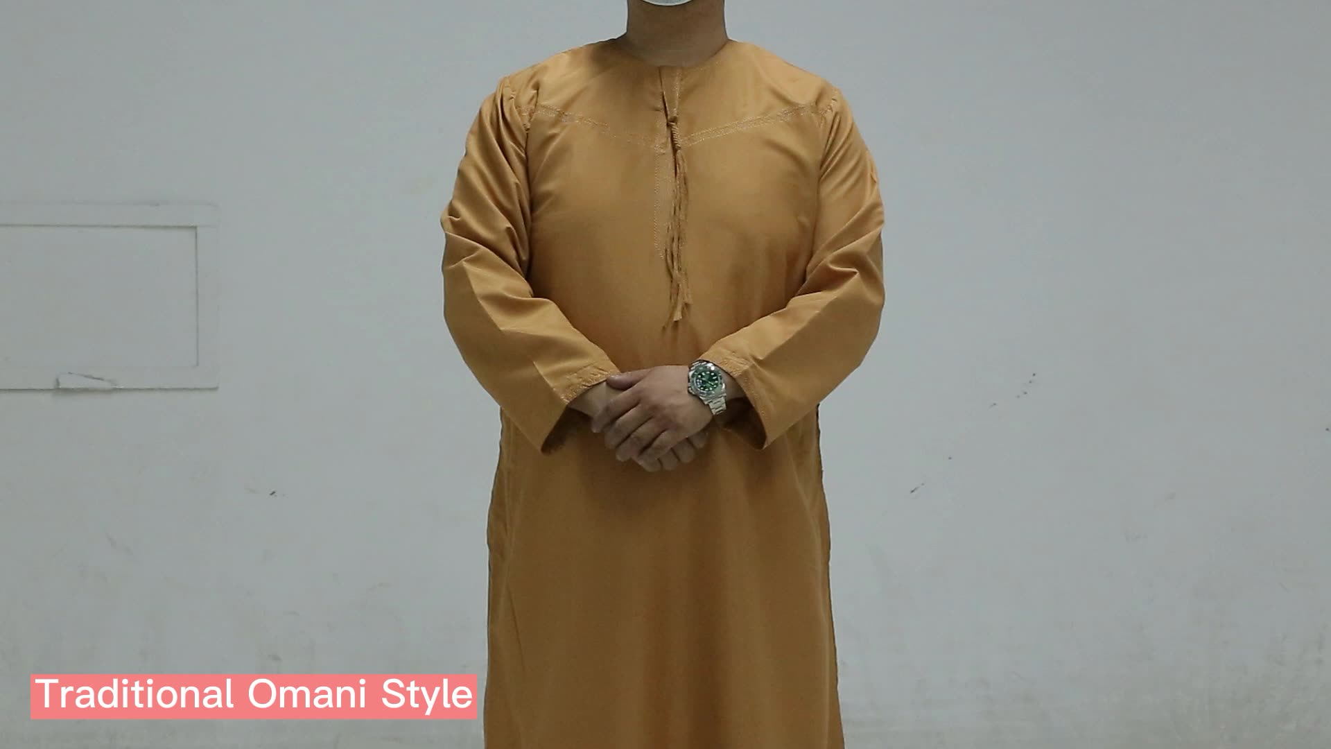 Abito musulmano all&#39;ingrosso Omani abiti Qamis Abbigliamento islamico/Thobe arabo/Thawb/Abaya per uomini jubbah1
