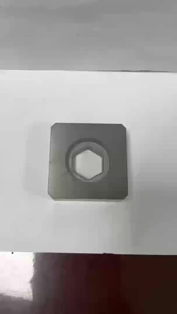 Carbide cutting tool