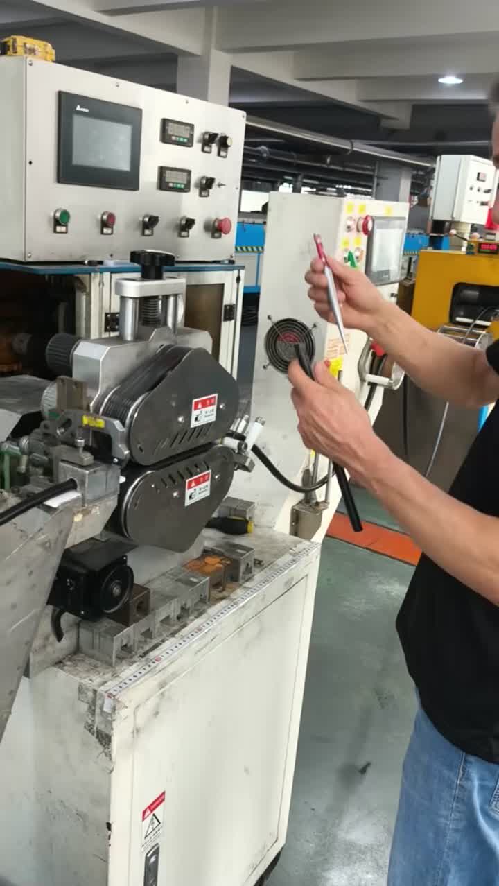 U-образная резиновая отделка края