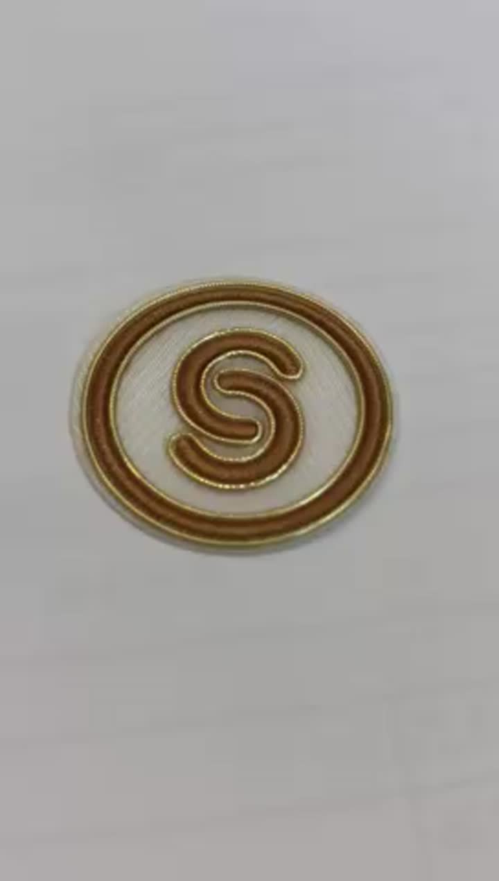 kompozitní vyšívací nášivka