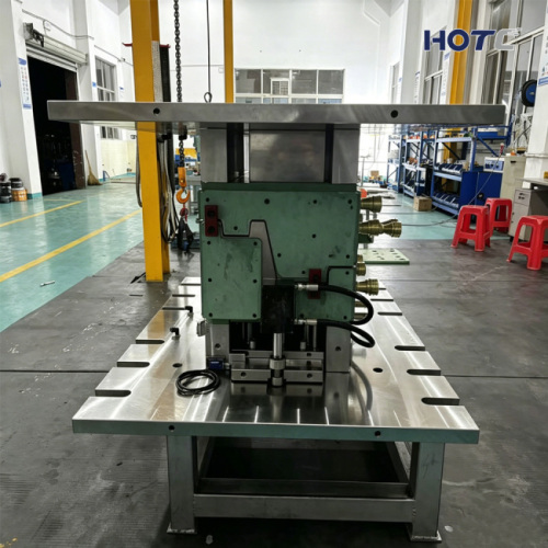 Taizhou HongTaiKe Mould Technology Co.,Ltd. إطلاق قالب حقن ألياف الكربون لتصنيع عتبات النوافذ الخارجية