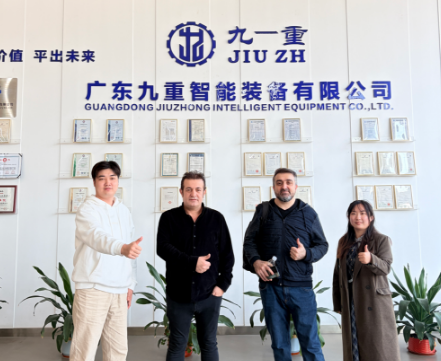 Jiuzh da la bienvenida a la distinguida delegación de clientes turcos para la inspección in situ y las conversaciones de cooperación estratégica