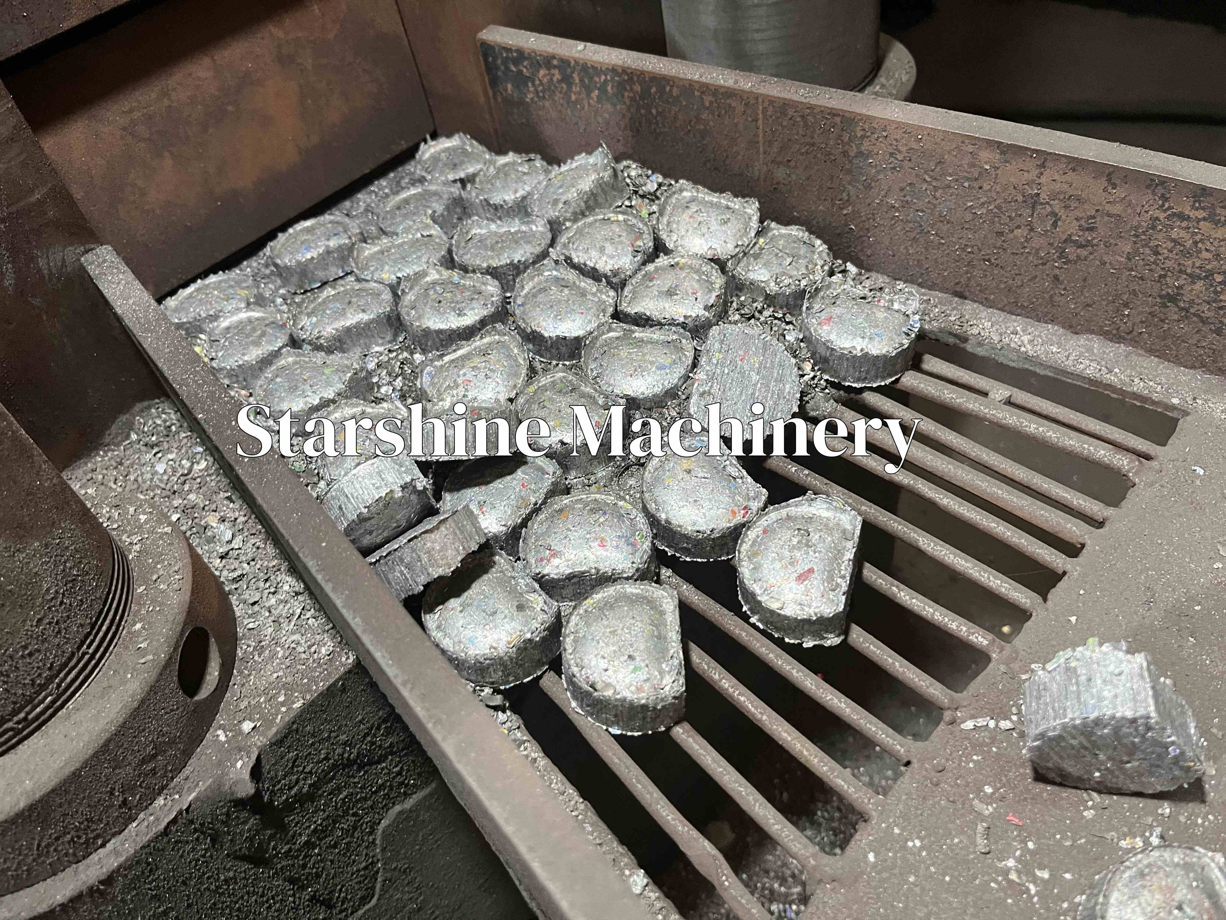 Premere i chip in alluminio