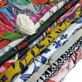 Tela de venta caliente para ropa 100 tela de satén de seda de poliéster impreso en stock para vestido1