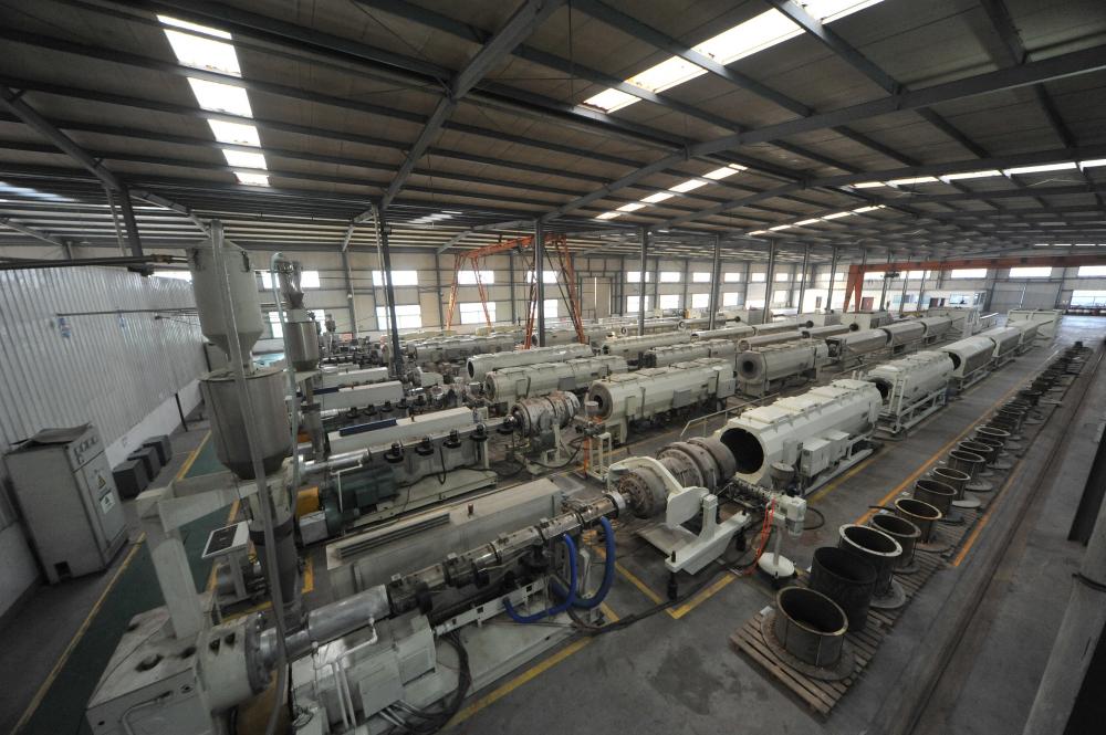 PE pipe production workshop